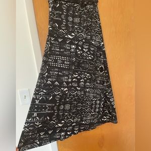 💕 3/$25 Aztec Print Maxi Skirt